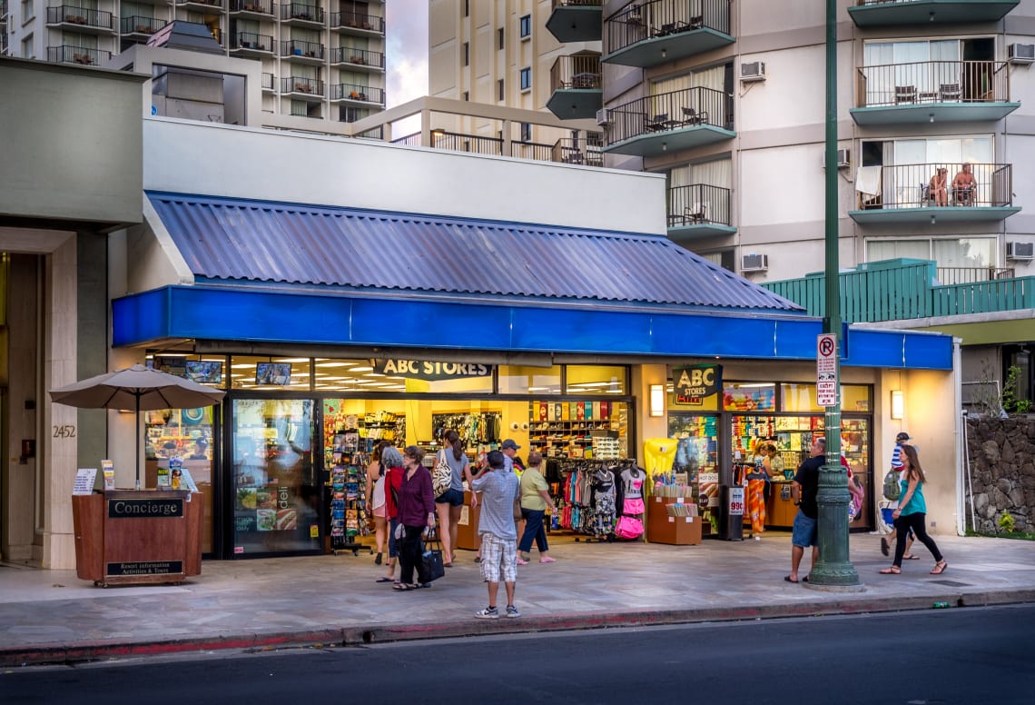 ハワイのコンビニ「ABCストア」を解説｜Tシャツ・お土産・お酒を買う アロハスマイル（ALOHA SMILE）
