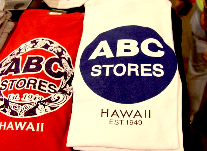 ハワイのコンビニ「ABCストア」を解説｜Tシャツ・お土産・お酒を買う