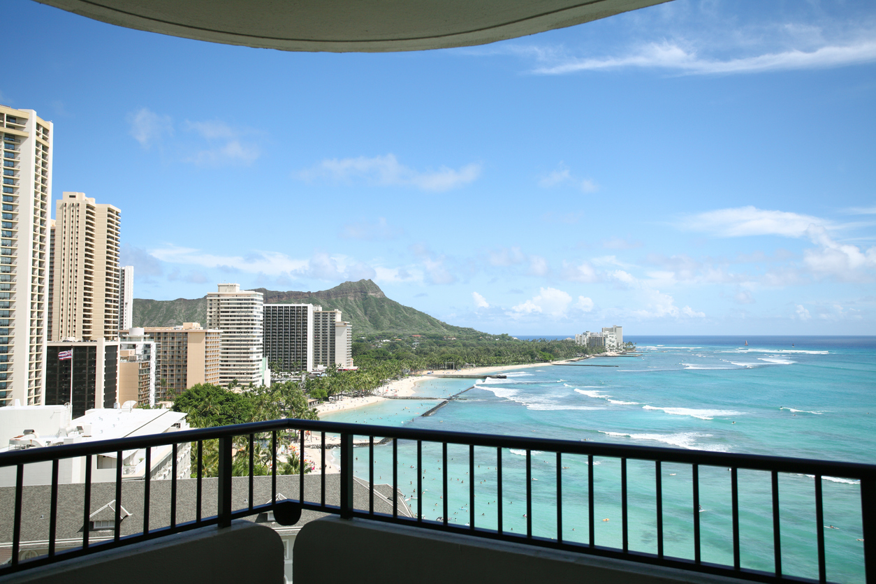ハワイの有名ホテル「シェラトン・ワイキキ」の過ごし方｜アクセスや予約方法など