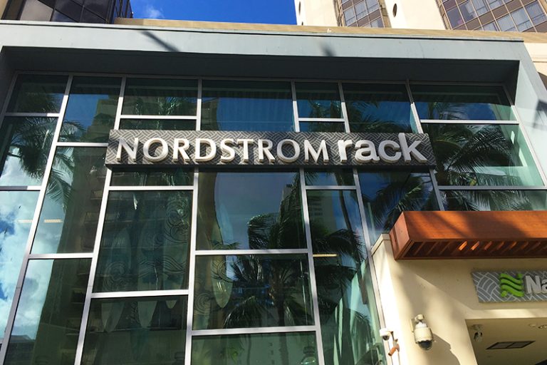 ハワイでブランド商品を安く買えるオフプライスショップ アロハスマイル（ALOHA SMILE）