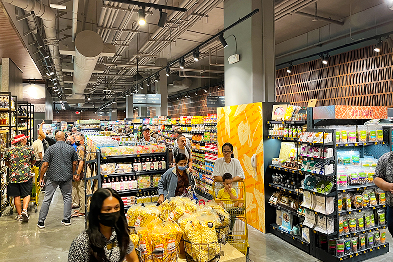 クヒオ通り旧フードパントリー跡地にスーパーマーケット『ワイキキマーケット』がグランドオープン