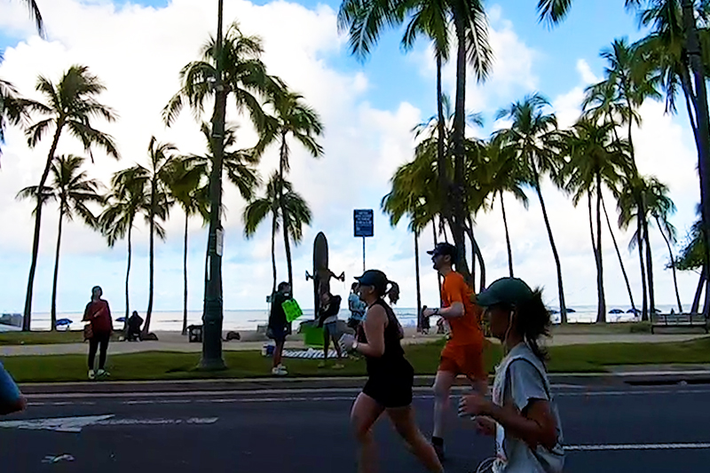 ハワイで「ホノルルハーフマラソン・ハパルア2023」開催！