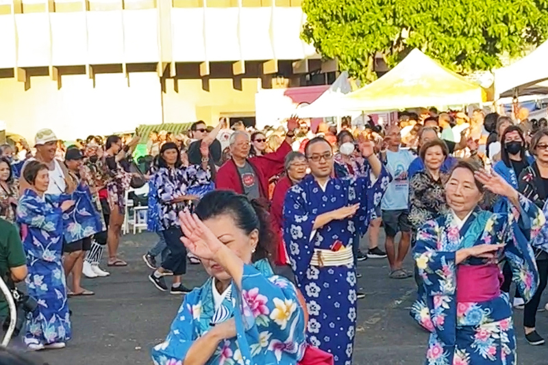 【輪になって踊ろう！】ハワイの夏はボン・ダンス盆踊りが熱い！！