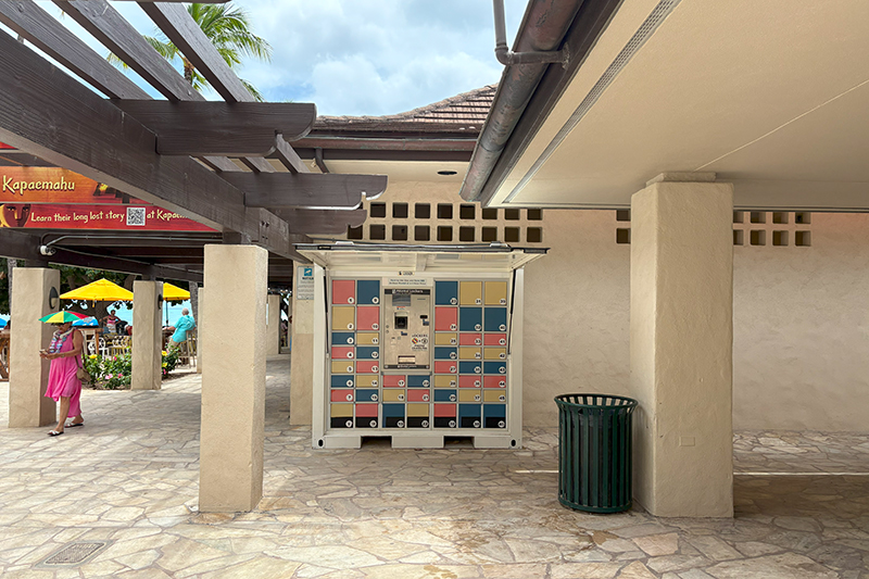 ワイキキで安心して海を楽しむために ― Akamai Lockers（アカマイ・ロッカーズ）のご紹介